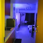 17Th Floor Tower B Studio Haven With Netflix, Ac And Free Wifi