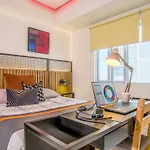 Relaxing Apt Bgc Business Ready With 84Inch Cinema