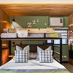 Spacious Family Sleeper Bgc & 84Inch Cinema