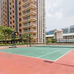 Luxury Condo At Venice Mall Near Airport, Bgc & Makati