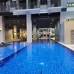 1Br With Balcony Condotel In Moa Complex, Entertainment City, Near Naia, Free Wifi, Netflix