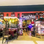 Cozy Peacock Hideaway Stylish Makati Condo 300 Mbps Gym Swim Park