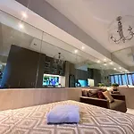 Modern Comfort Living! Netflix Ready