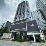 Staycation In Timog Quezon Ciity Near Tomas Morato And Gma 7