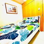Shell Residences Moa - Paul