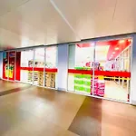 Shell Residences Moa - Paul