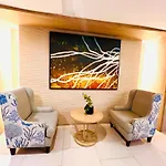 Shell Residences Moa - Paul