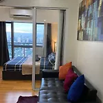 Homey 1Br Acqua Livingstone With Netflix, Pool & Gym