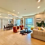 Spacious Tropics With Golf View In Bgc