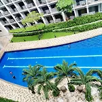 Cozy And Affordable Condo Near Moa And Airport With Wifi 069