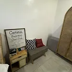 Condo In Qc - Minimalist W Bath Tub Near Gma Edsa