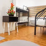 Group Stay For 6 With 3 Bunk Beds, Kitchen, Wi-Fi & Netflix, Near Mrt Boni
