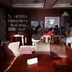 Stay Malate (Wanderers Guest House)