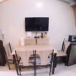 The Palawanos Home At Shell Residences
