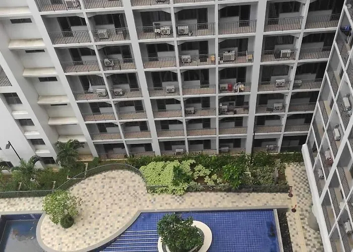 Moa Shore 2 1Br With Balcony Wifi Netflix Pool 4Pax
