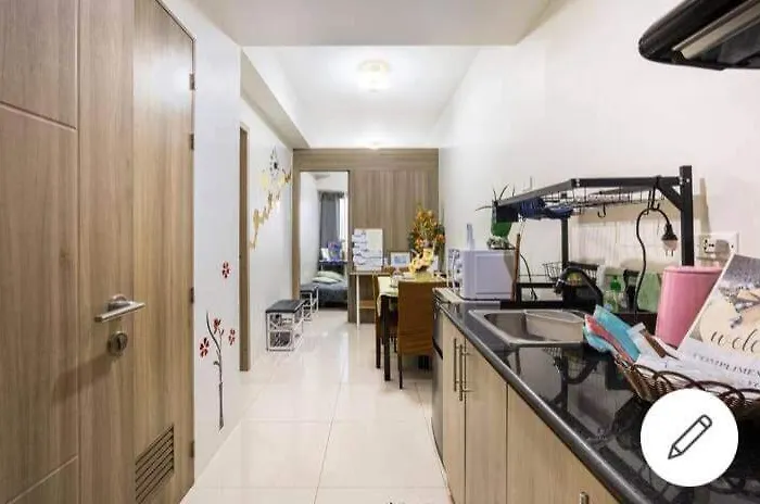 Lovely Condo 2-Br W/Balcony In Sm-Sucat, Paranaque