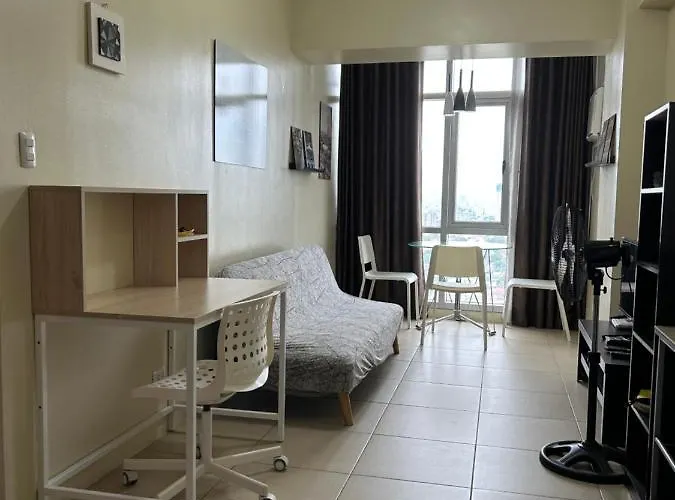Fully Furnished 1 Bedroom Condo Unit
