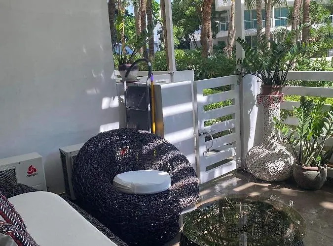 Azure 2Bedrooms Beachfront/Beachview