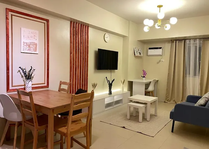 Elegant Apartment Bgc With City View
