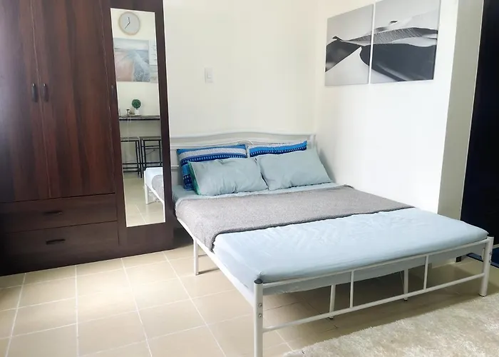 Covent Garden Condominium Unit