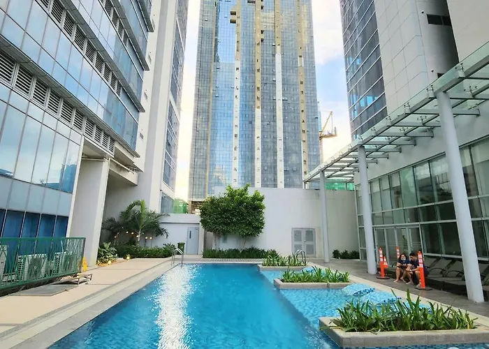 Bgc Cosy Spacious 1Br Uptown Parksuites With Balcony City View