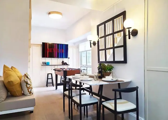 Bgc - Two Bedroom Condo With Game Room High Speed Wifi