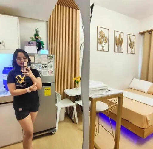 Trees Residences Staycation Evol\'S Place
