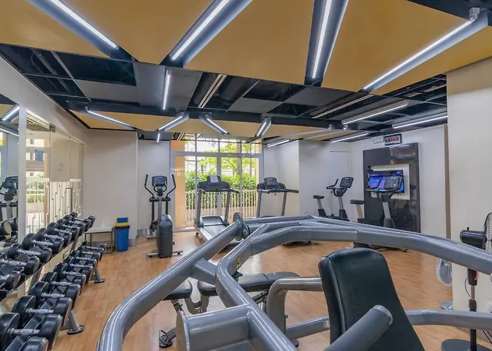 Condo At Venice Mall, Near Airport, Bgc & Makati