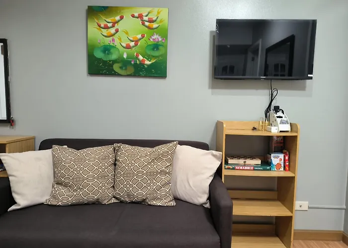 Affordable Cozy Staycation In Azure!