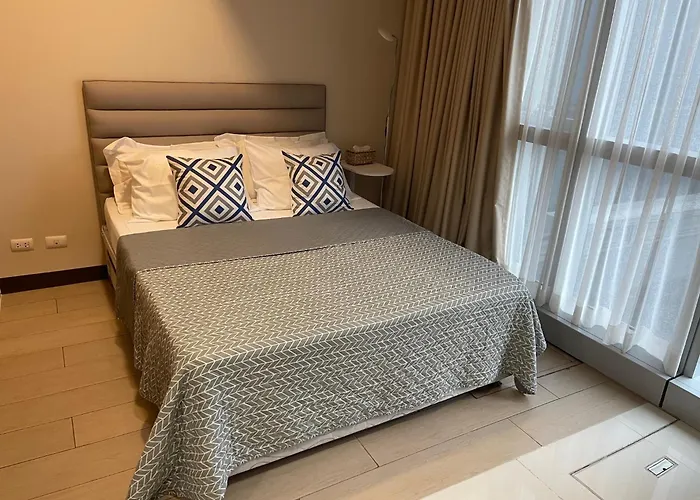 1 Bedroom Condo Uptown Parksuites Bgc, High Floor, Morning Sun