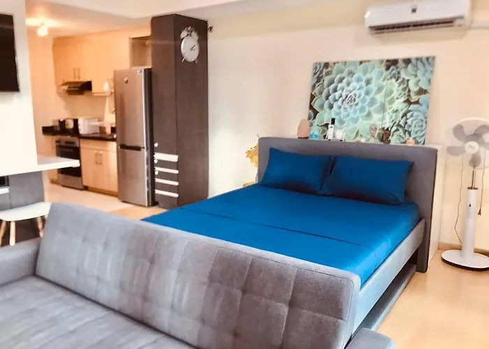 Cozy View Bgc Staycation