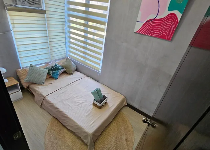 Cozy Budget-Friendly 2-Bedroom Condo, Near The Airport