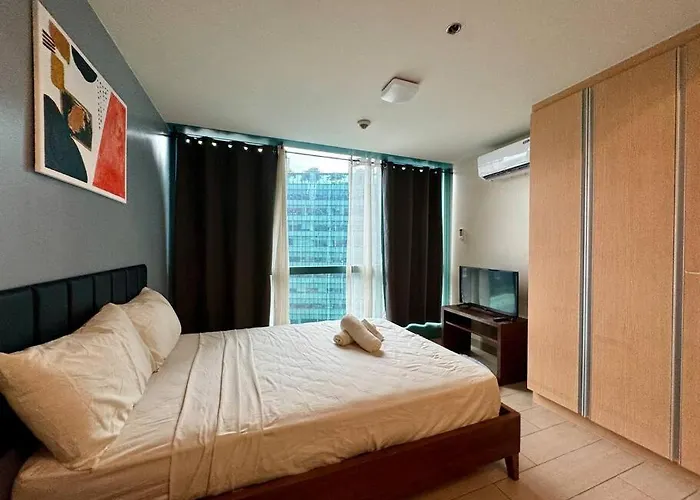 Cozi Chic Uptown Getaway Bgc