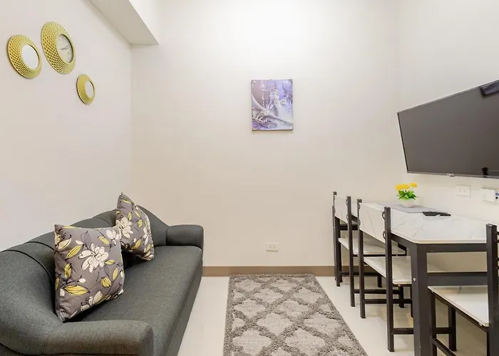 Luxurious Haven By The Bay - 2Br Near Moa Picc Ccp
