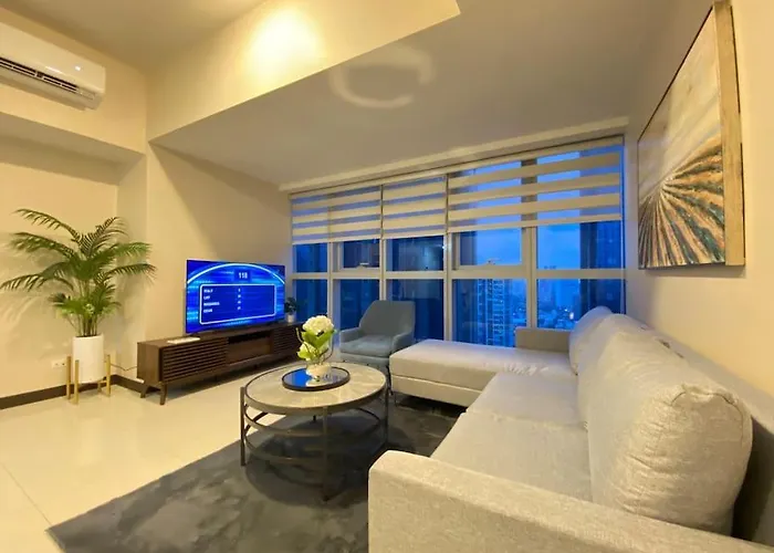 3Br Spacious Suite In Uptown Bgc Near Uptown Mall