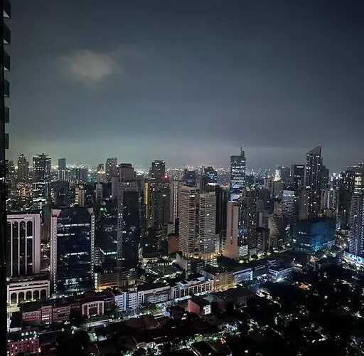 Cozy Two Bedroom Flat In The Gramercy Residences