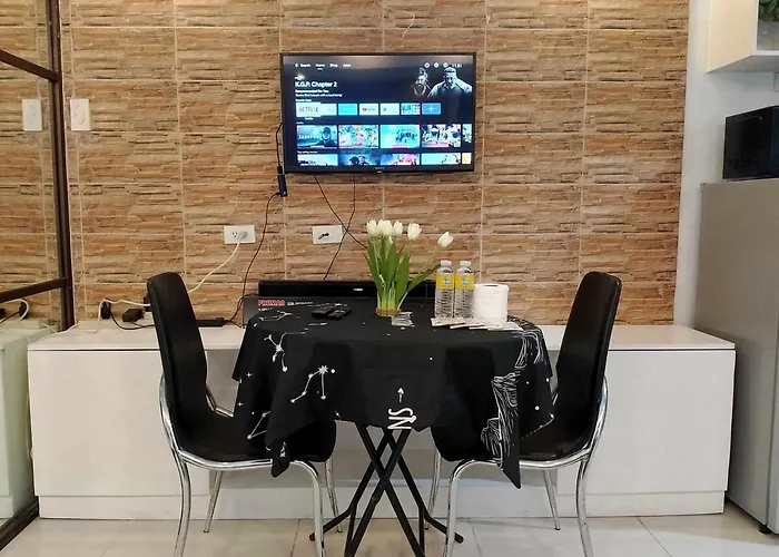 Affordable Unit Near Moa Walking Distance To Picc