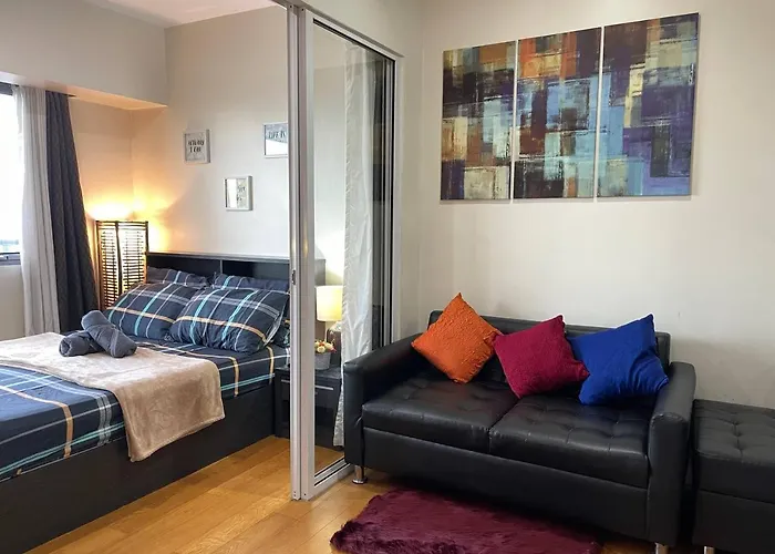 Homey 1Br Acqua Livingstone With Netflix, Pool & Gym