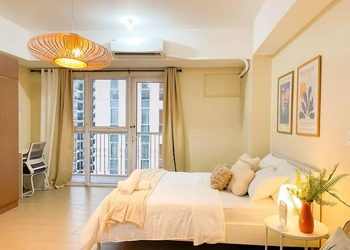 Luxurious Condo Beside Venice Mall #Vlrtd20E