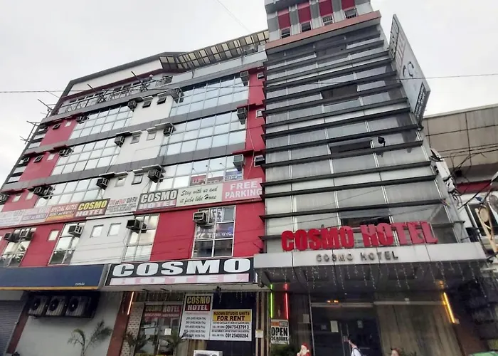 Cosmo Hotel Espana Near Ust