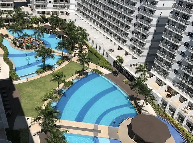Best Q Condo W/ Great View