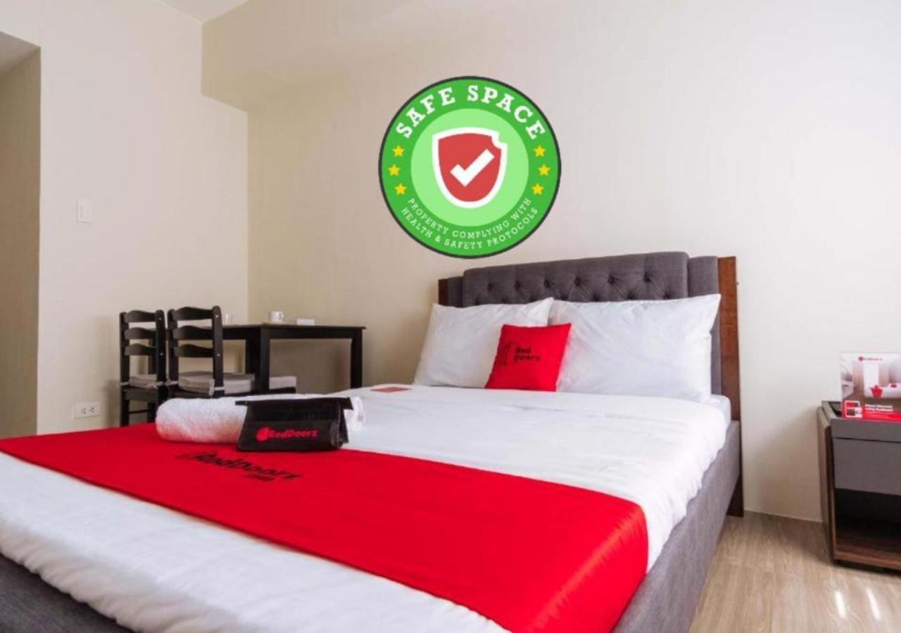Reddoorz Premium @ Vista Heights Legarda 4*