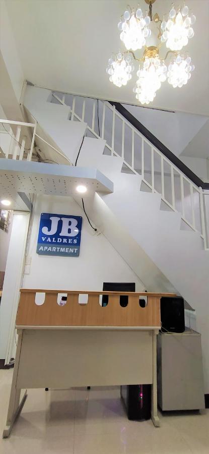 Jb Valdres Apartment Manila