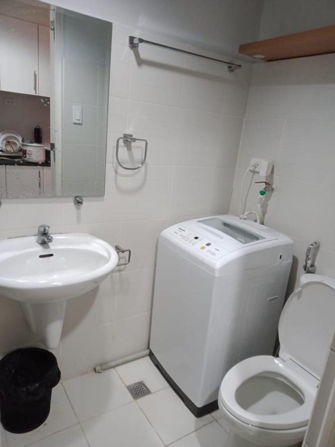 Apartment Jericho's Place At Sea Residences Manila
