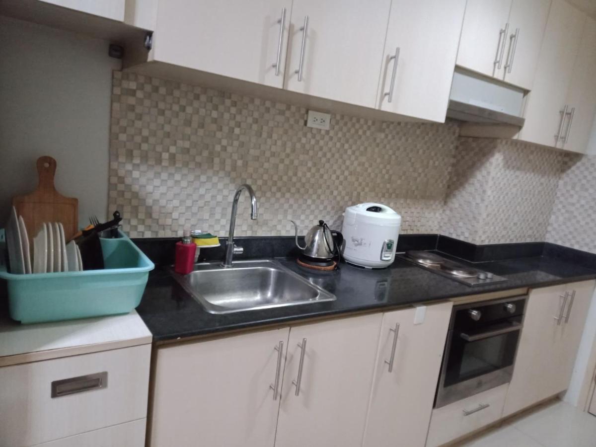 Jericho's Place At Sea Residences * Manila