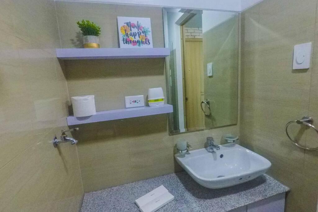 Shore Residences Tower C, #73 Manila