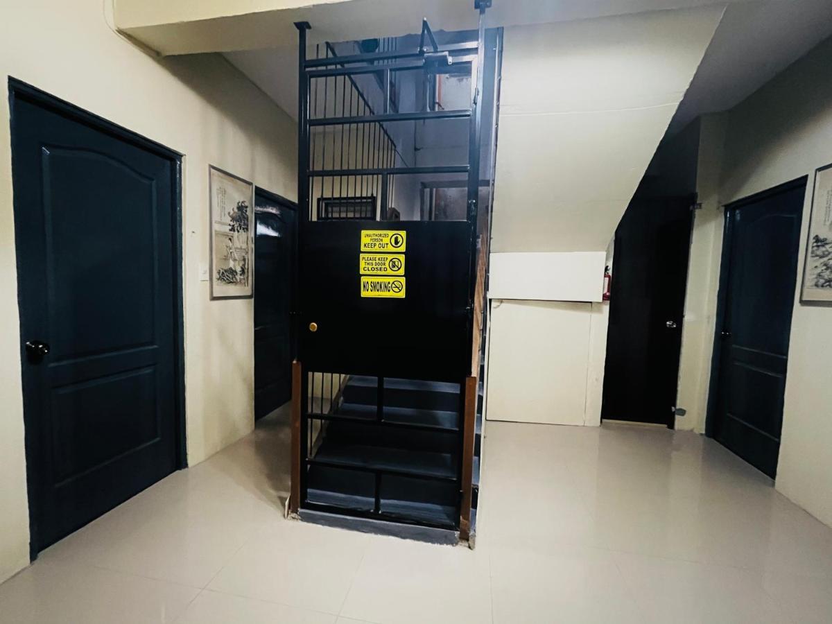 Apartment Staycation Cozy Comfortable Quality Fast Internet Worldwide Channel Cable Tv Gaming Netflix Sanitize Manila