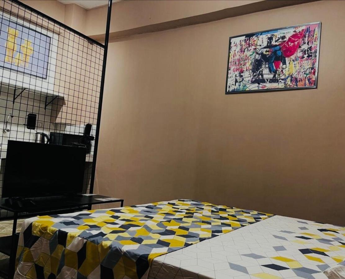 Staycation Cozy Comfortable Quality Fast Internet Worldwide Channel Cable Tv Gaming Netflix Sanitize Apartment Manila