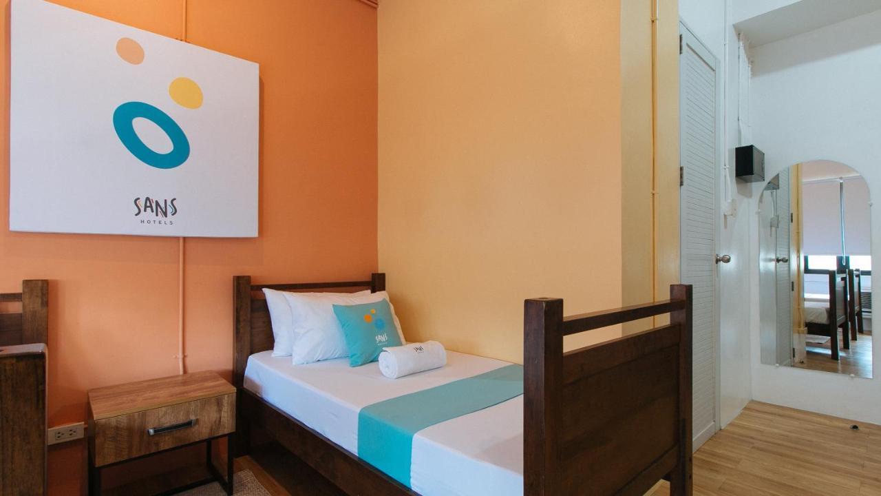 Hotel Sans Laperal 3*