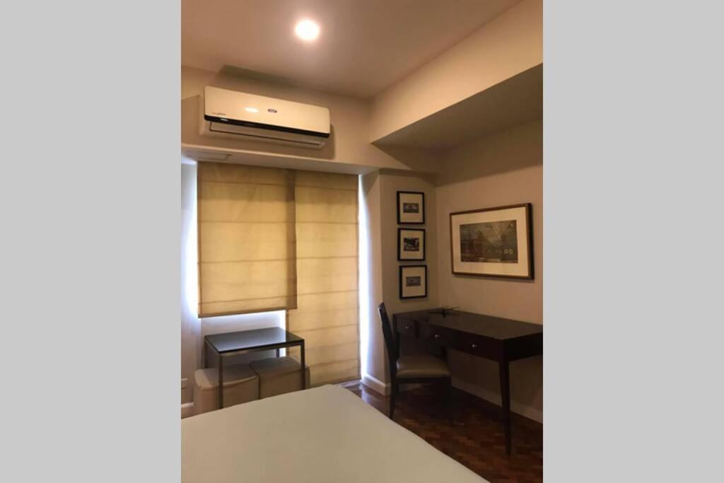 At The Olympia, Prime Makati Location Near Ayala Triangle Gardens -free Wifi And Pool Use